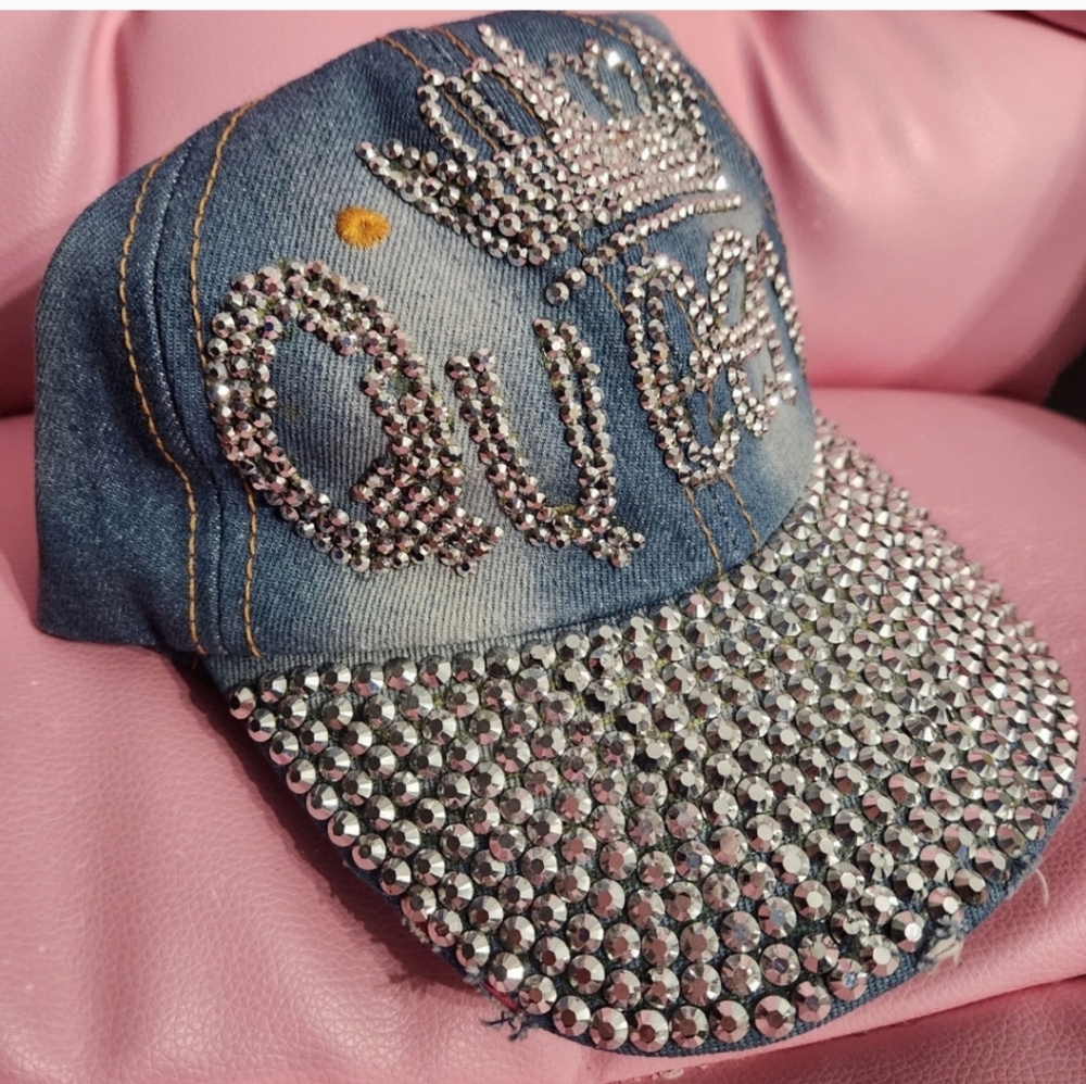 Queen cap
